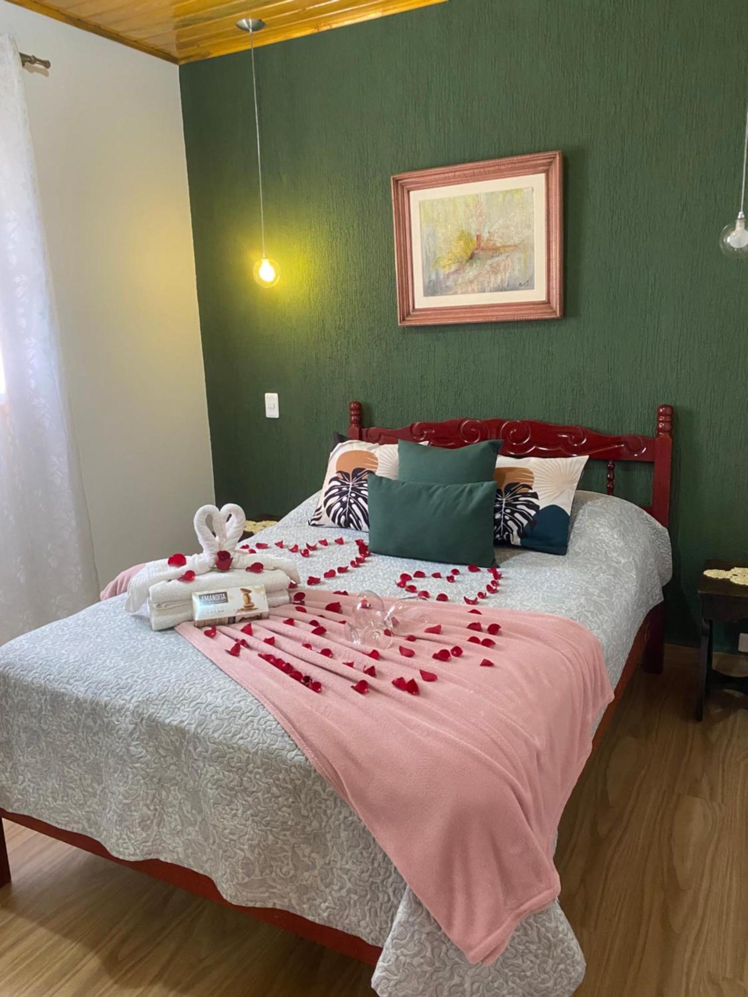Casa Aconchegante Na Montanha Apartment Campos do Jordao Ngoại thất bức ảnh
