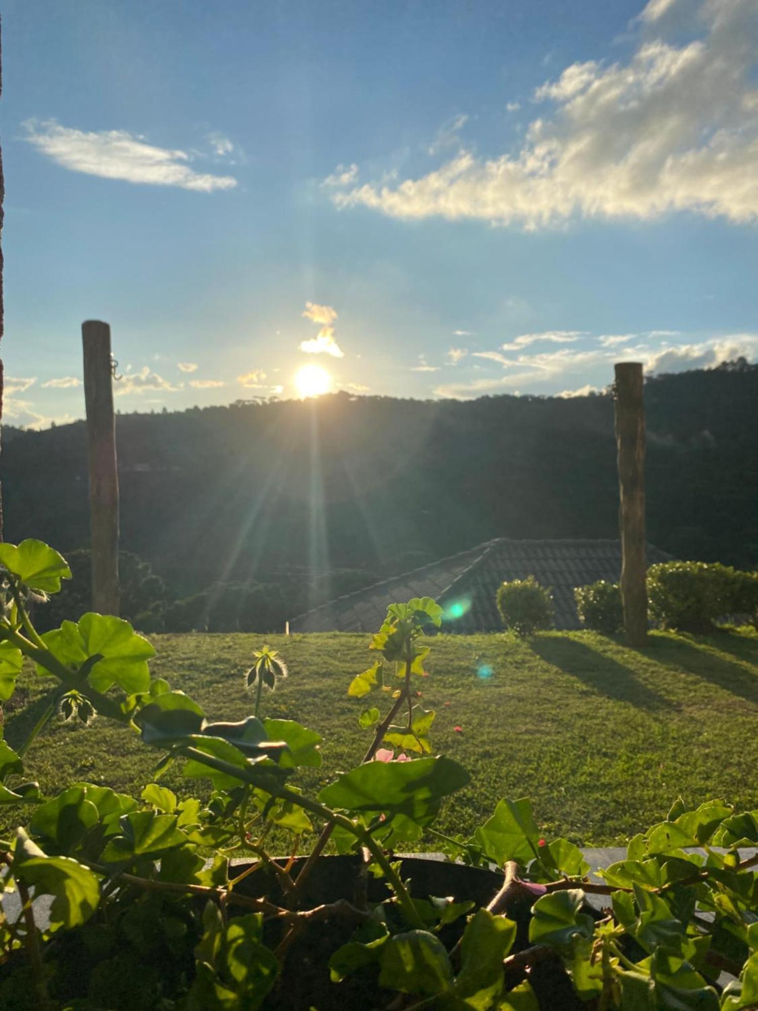 Casa Aconchegante Na Montanha Apartment Campos do Jordao Ngoại thất bức ảnh